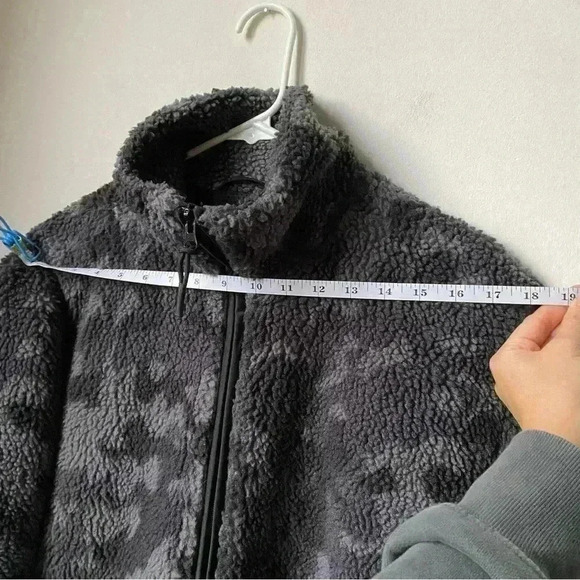 Edwin Teddy Camo Gray Fleece Sherpa Jacket - Size Medium - Picture 10 of 11